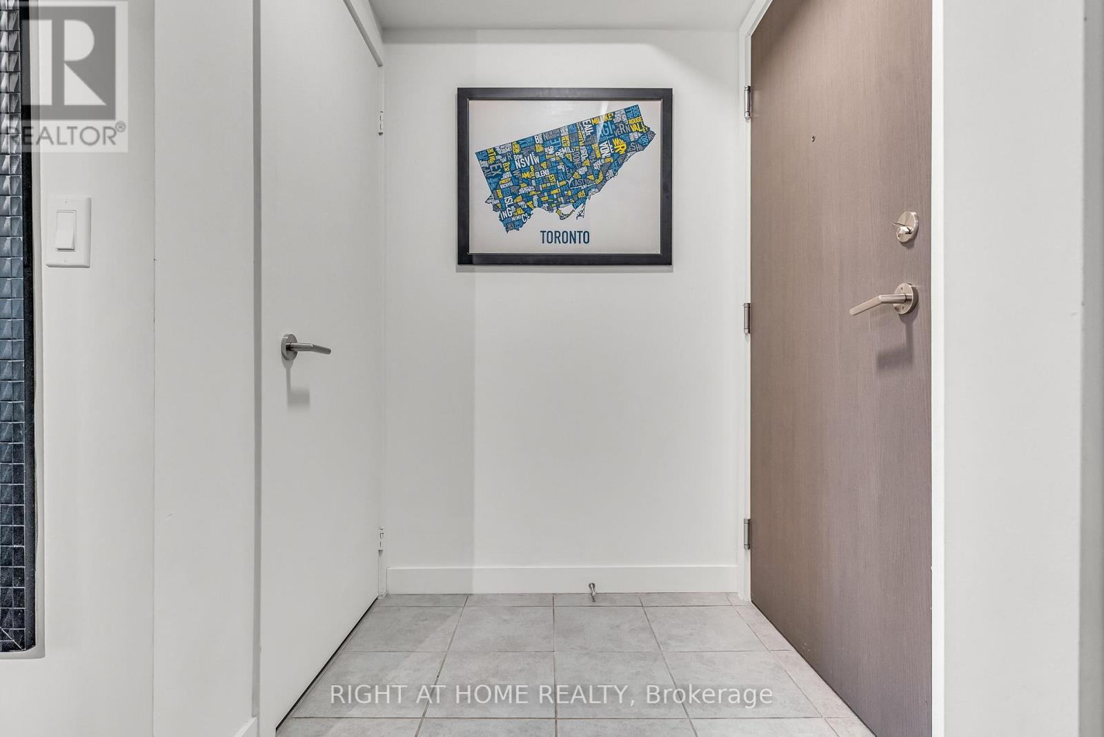 908 - 10 Wilby Crescent, Toronto, Ontario  M9N 0B6 - Photo 2 - W12195422