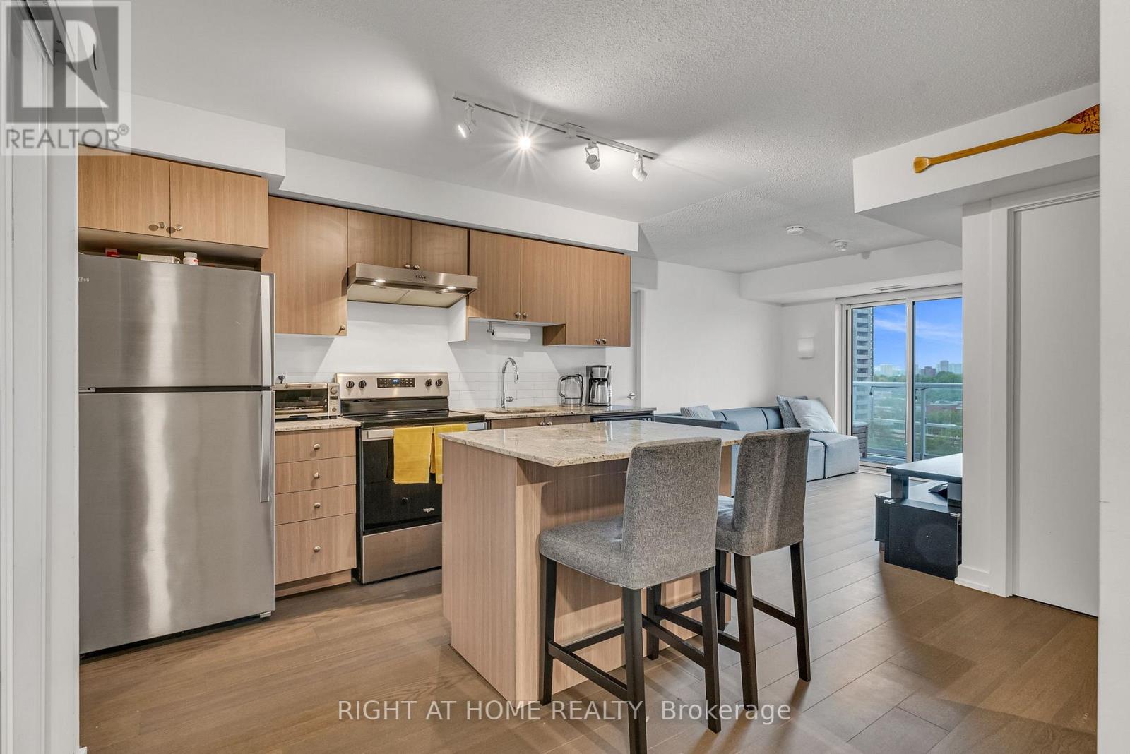 908 - 10 Wilby Crescent, Toronto, Ontario  M9N 0B6 - Photo 3 - W12195422