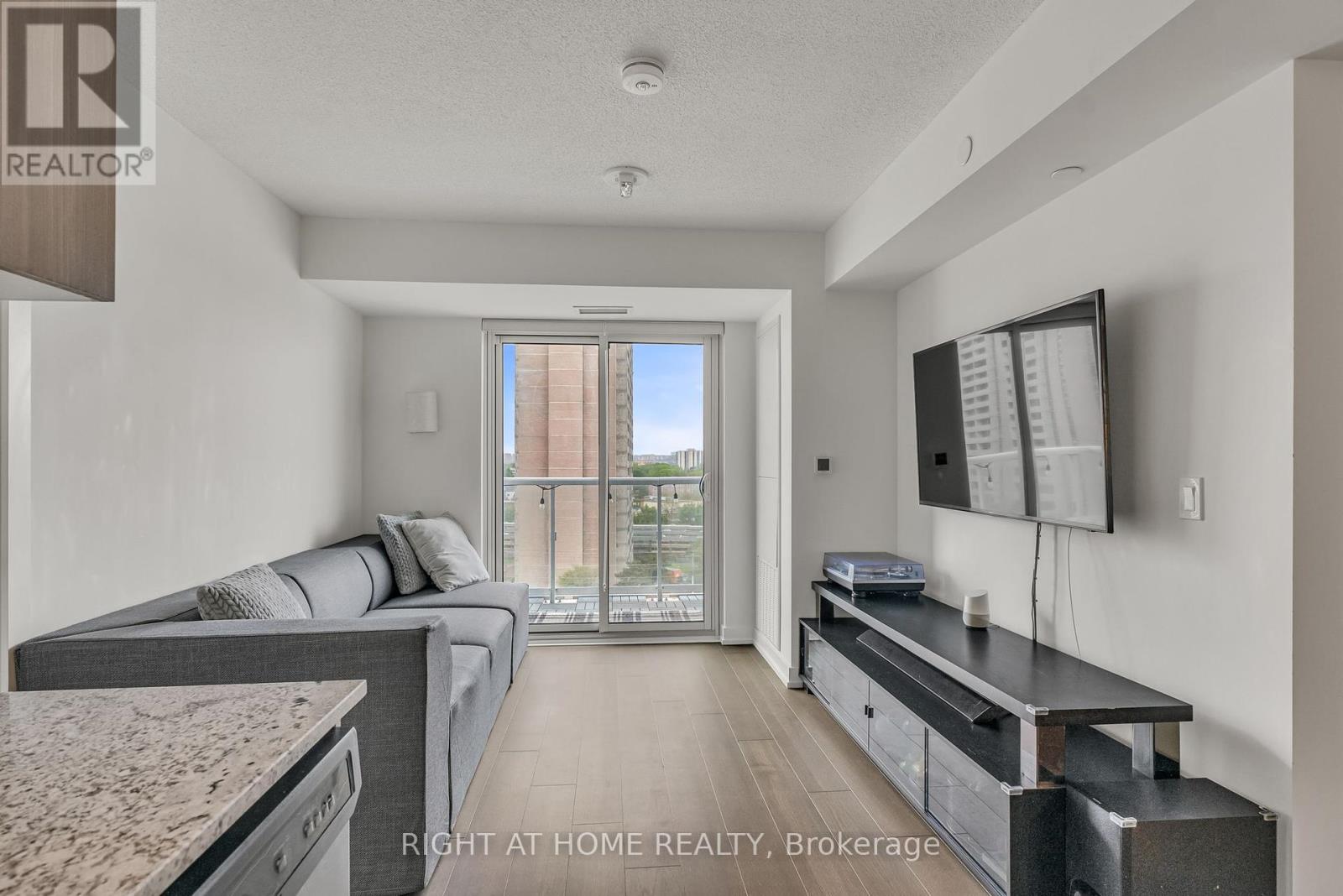 908 - 10 Wilby Crescent, Toronto, Ontario  M9N 0B6 - Photo 5 - W12195422