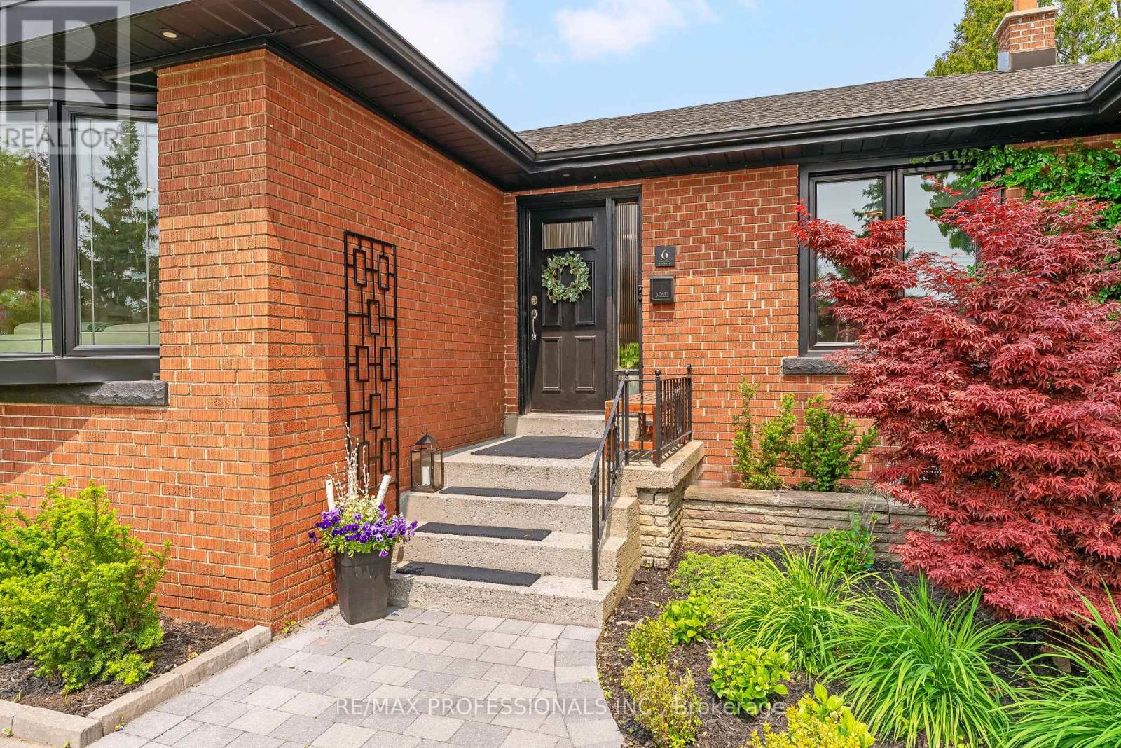 6 Greening Crescent, Toronto, Ontario  M9A 1N8 - Photo 2 - W12195424