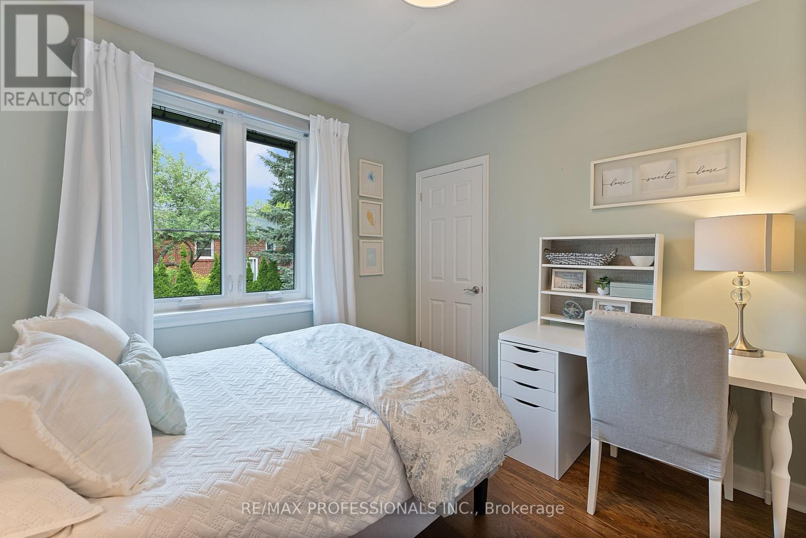 6 Greening Crescent, Toronto, Ontario  M9A 1N8 - Photo 21 - W12195424