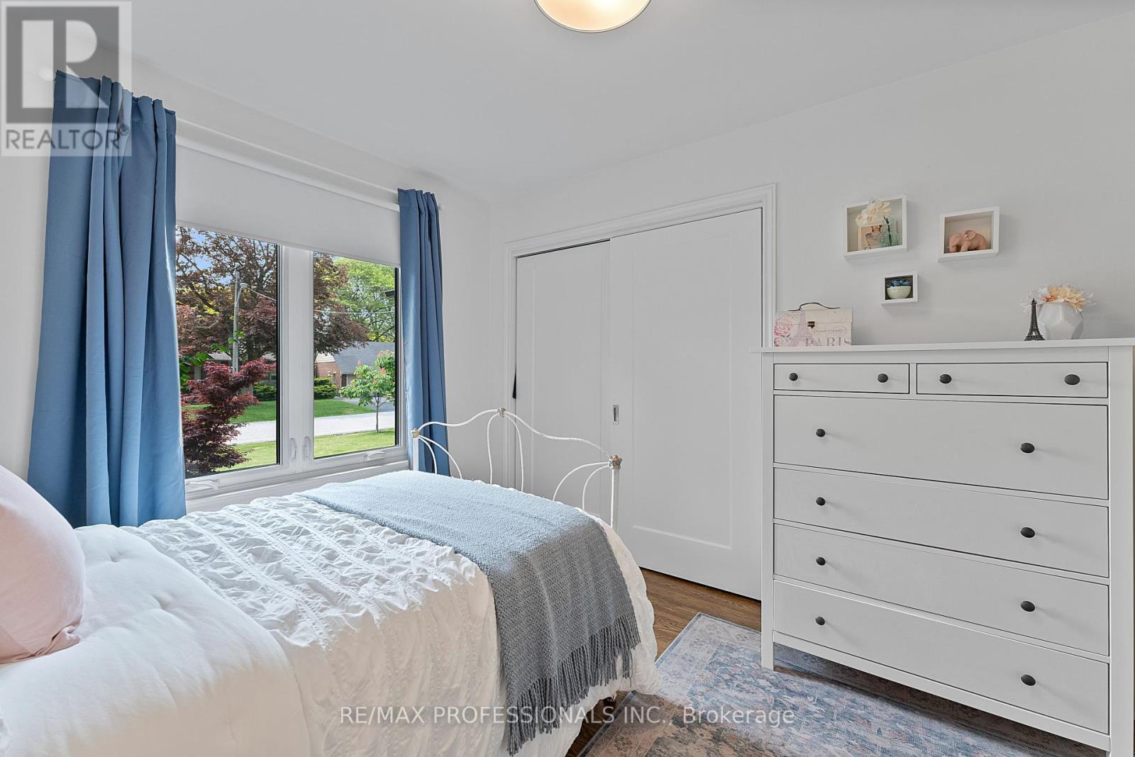 6 Greening Crescent, Toronto, Ontario  M9A 1N8 - Photo 23 - W12195424