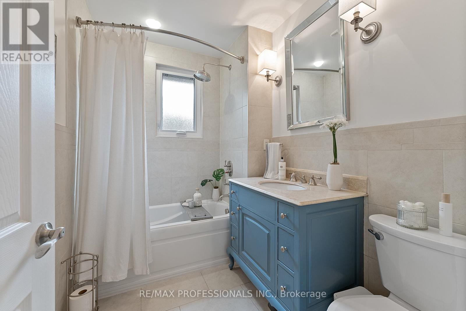6 Greening Crescent, Toronto, Ontario  M9A 1N8 - Photo 24 - W12195424