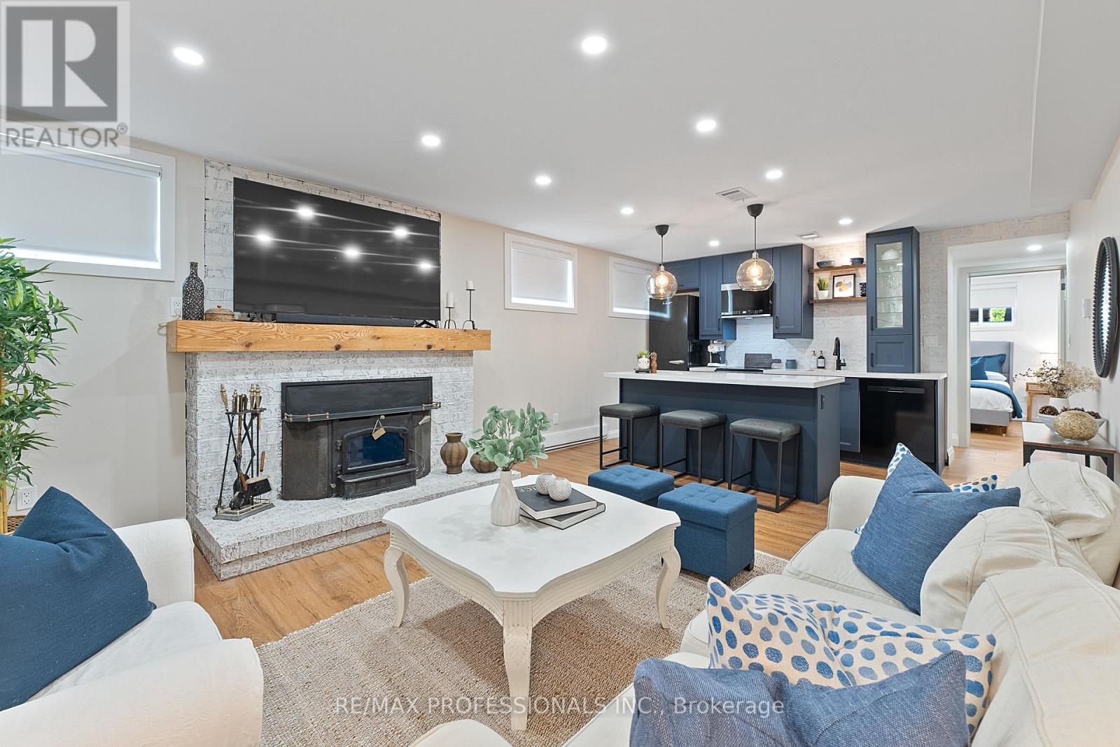6 Greening Crescent, Toronto, Ontario  M9A 1N8 - Photo 26 - W12195424