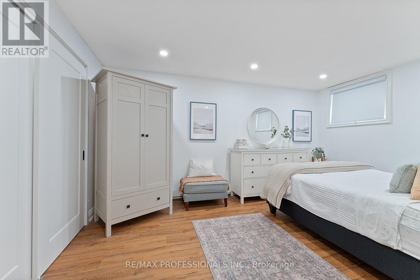 6 Greening Crescent, Toronto, Ontario  M9A 1N8 - Photo 37 - W12195424