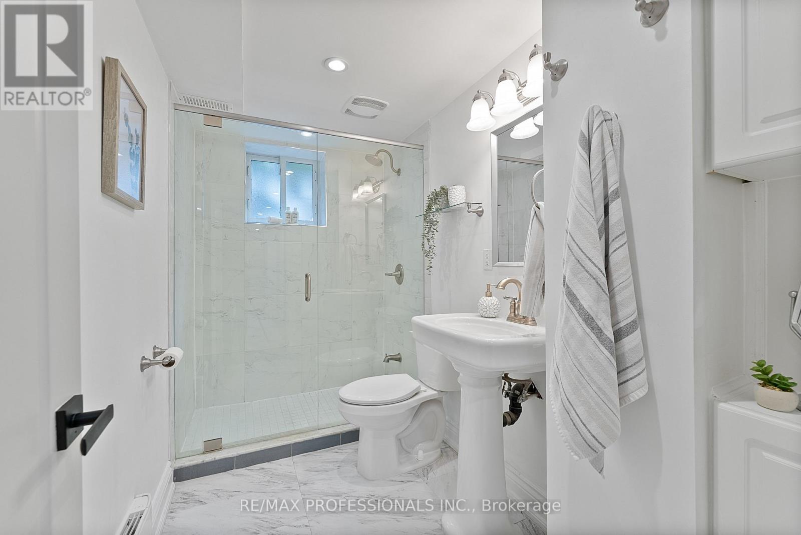 6 Greening Crescent, Toronto, Ontario  M9A 1N8 - Photo 38 - W12195424