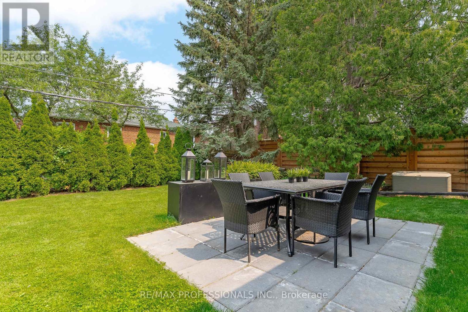 6 Greening Crescent, Toronto, Ontario  M9A 1N8 - Photo 40 - W12195424