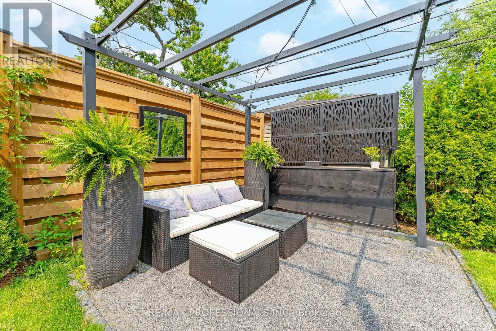 6 Greening Crescent, Toronto, Ontario  M9A 1N8 - Photo 43 - W12195424