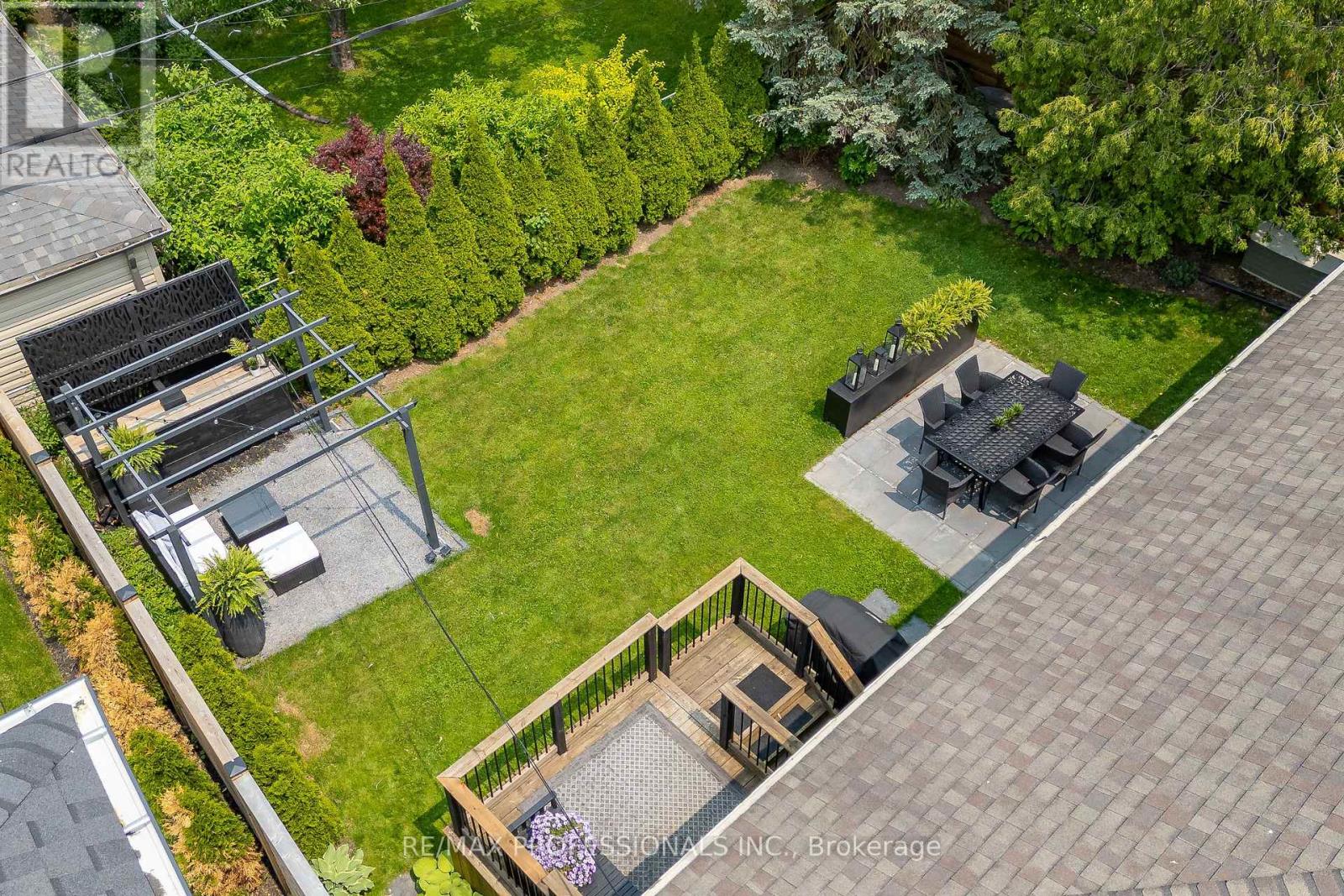 6 Greening Crescent, Toronto, Ontario  M9A 1N8 - Photo 44 - W12195424