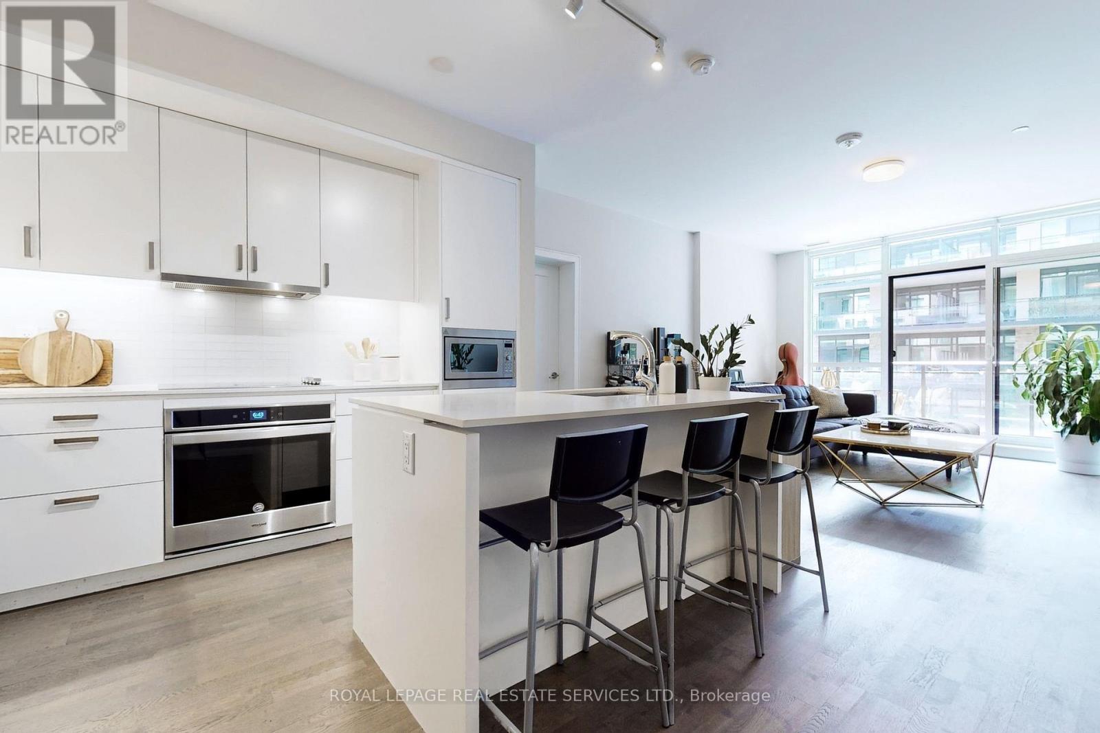 135 - 1575 Lakeshore Road W, Mississauga, Ontario  L5J 0B1 - Photo 1 - W12195446