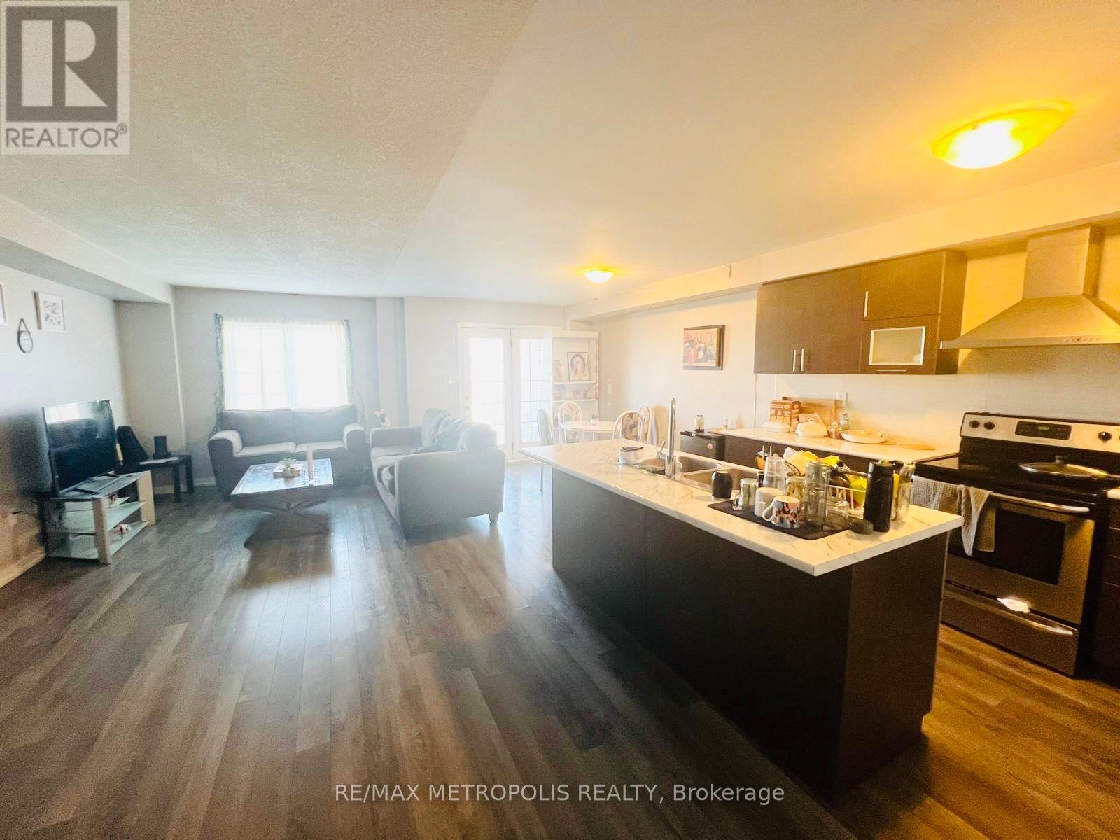 Upper - 116 Golden Springs Drive, Brampton, Ontario  L7A 0C7 - Photo 2 - W12195461
