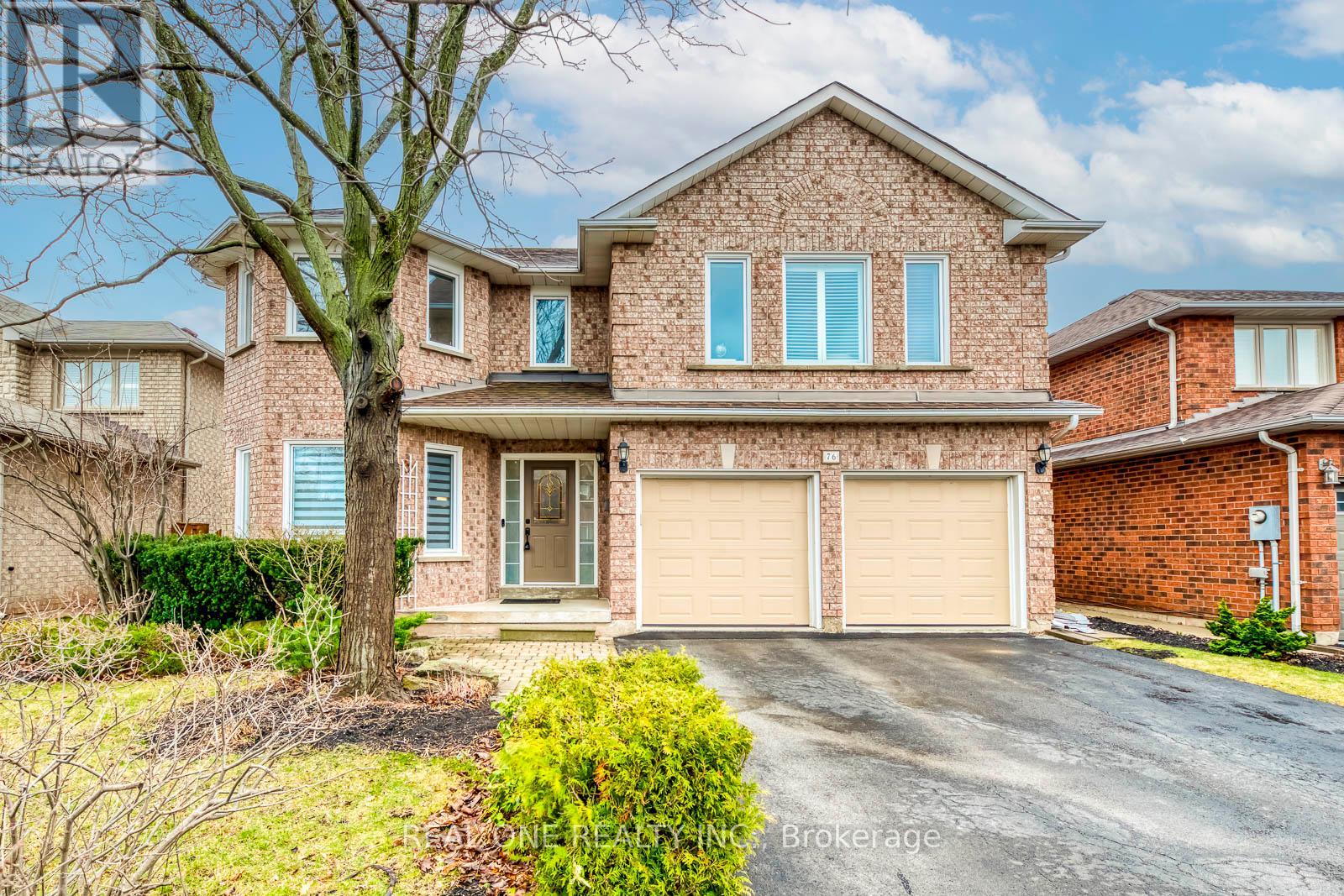 76 INVERHURON TRAIL, Oakville, Ontario