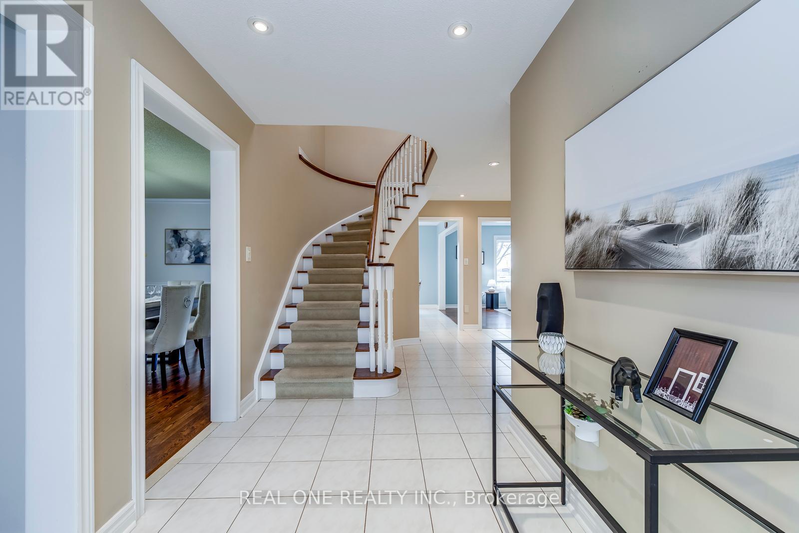 76 Inverhuron Trail, Oakville, Ontario  L6H 5Z7 - Photo 8 - W12195478
