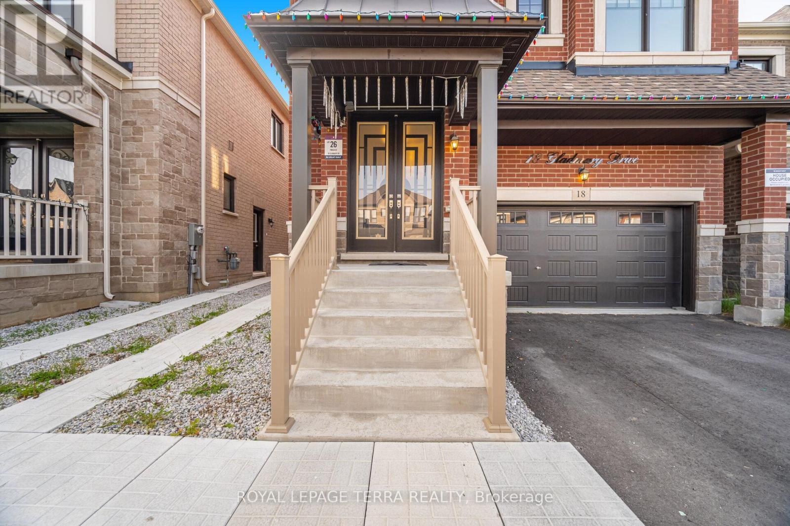 18 Gladmary Drive, Brampton, Ontario  L6Y 0E4 - Photo 5 - W12195502