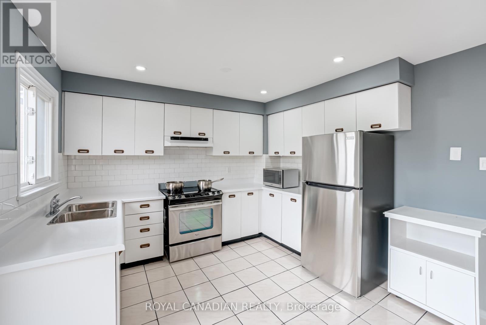 28 Nickel Crescent, Brampton, Ontario  L6S 4W1 - Photo 11 - W12195527
