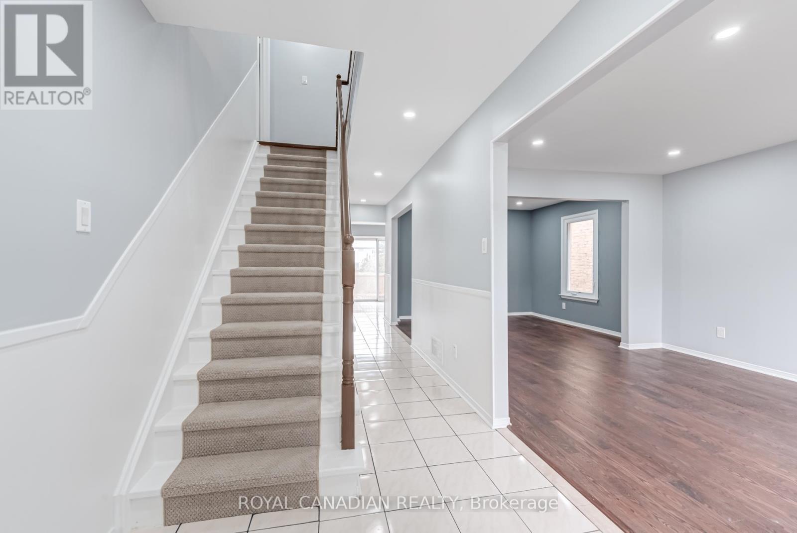 28 Nickel Crescent, Brampton, Ontario  L6S 4W1 - Photo 3 - W12195527
