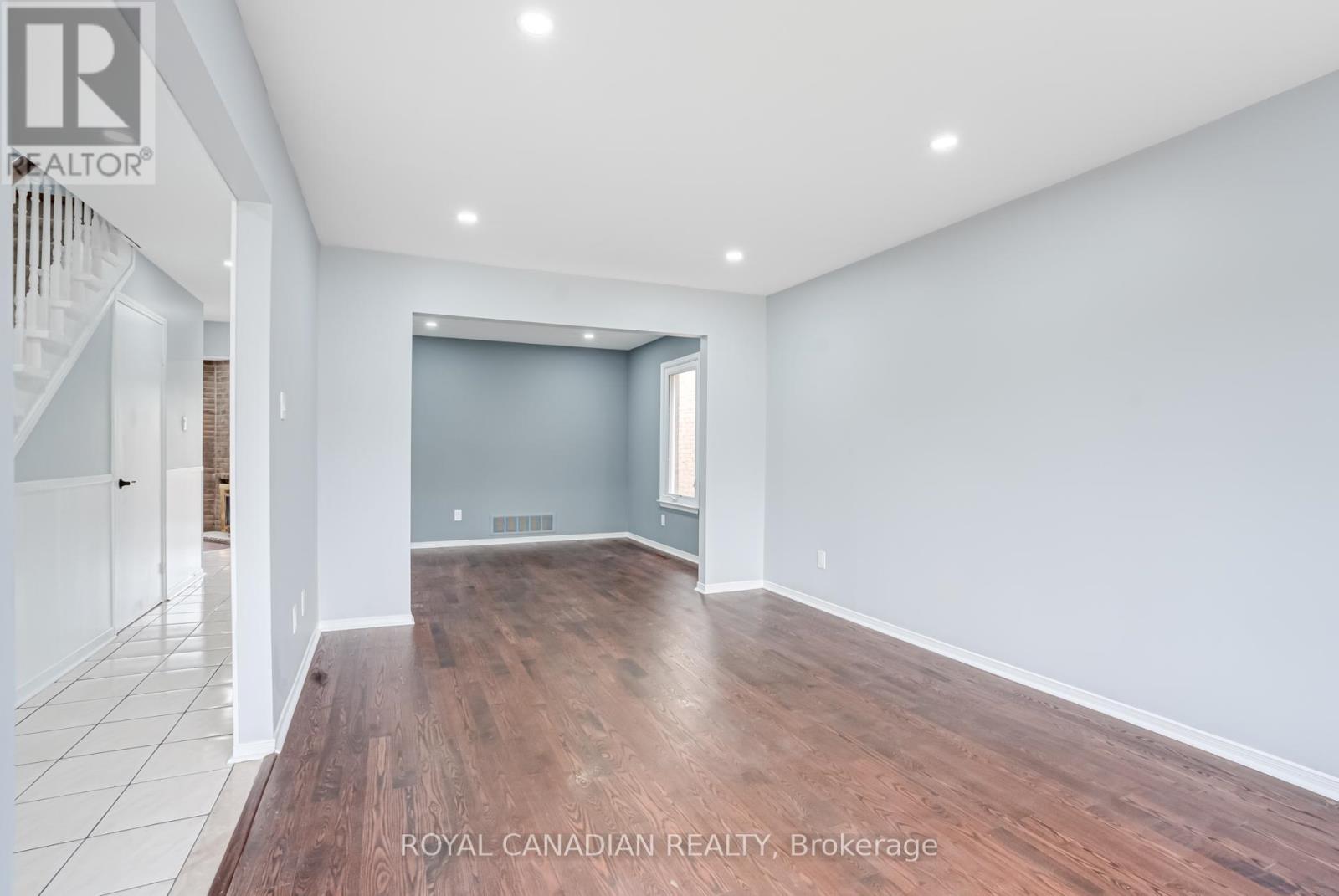 28 Nickel Crescent, Brampton, Ontario  L6S 4W1 - Photo 4 - W12195527