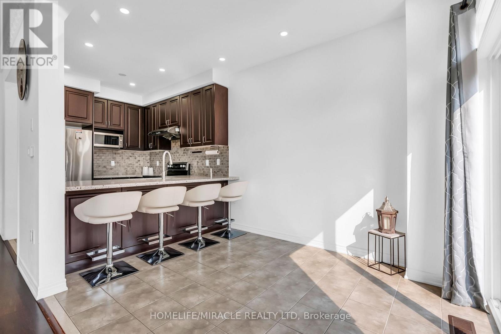 14 Falling Leaf Drive, Caledon, Ontario  L4G 6K6 - Photo 21 - W12195532