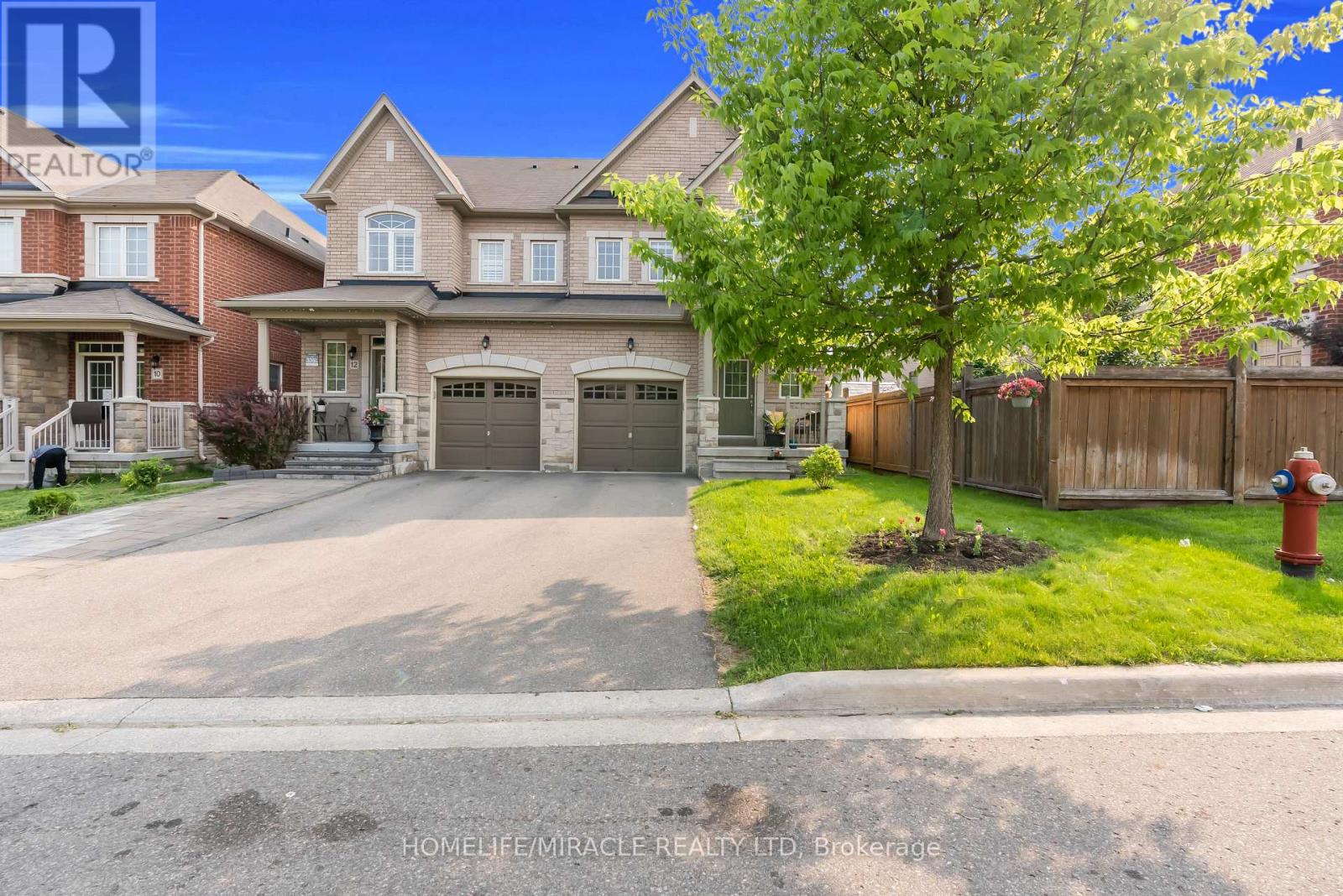 14 Falling Leaf Drive, Caledon, Ontario  L4G 6K6 - Photo 3 - W12195532