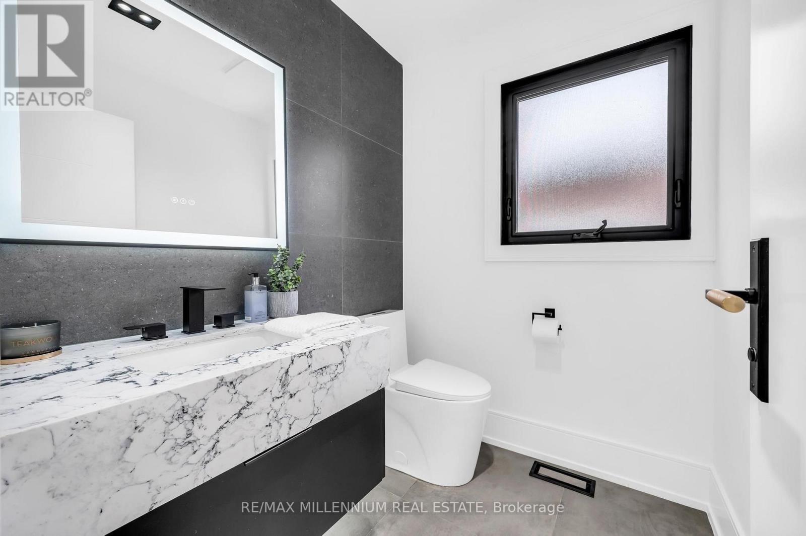 2893 Folkway Drive, Mississauga, Ontario  L5L 2H2 - Photo 15 - W12195535