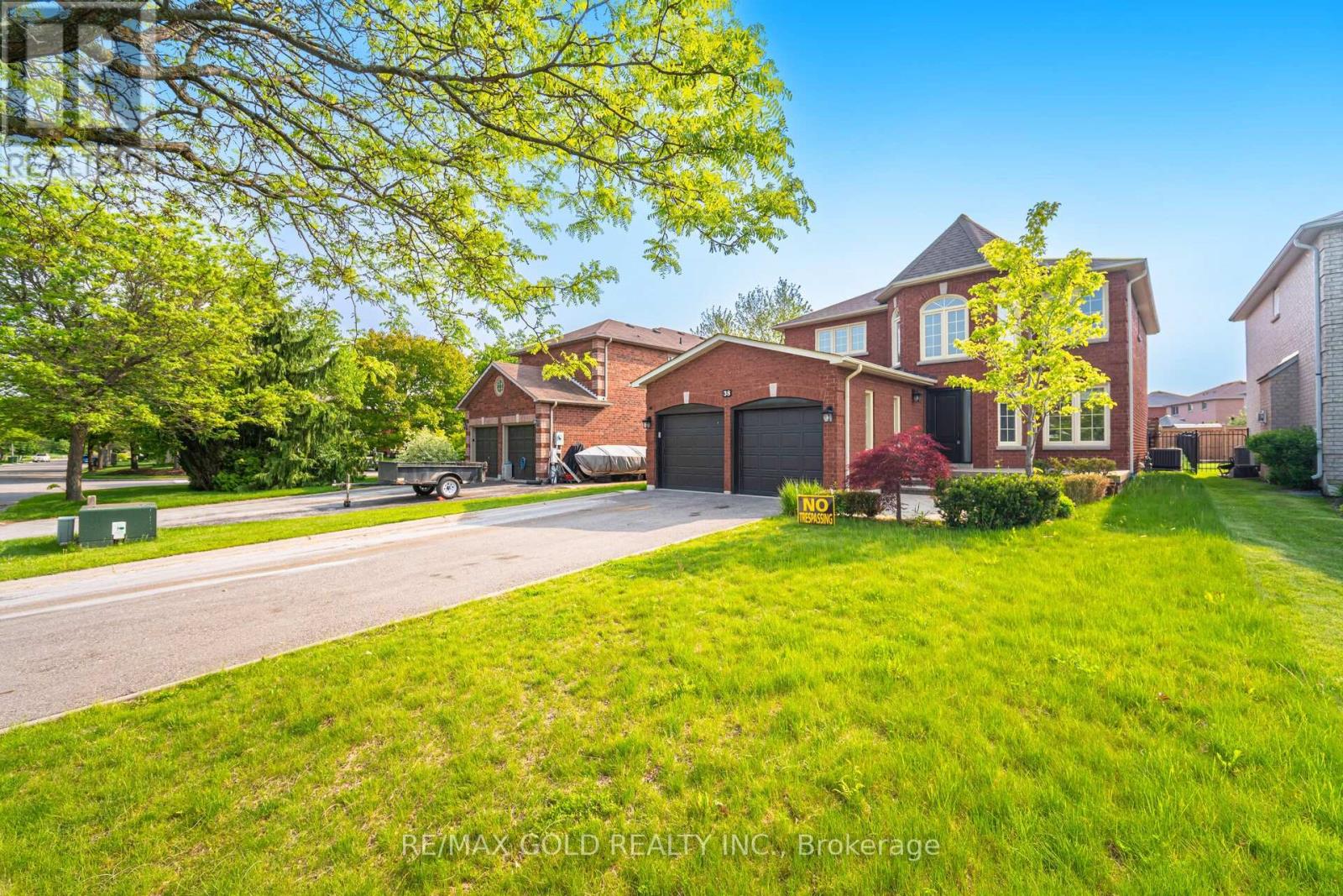 38 ESPOSITO DRIVE, Caledon, Ontario