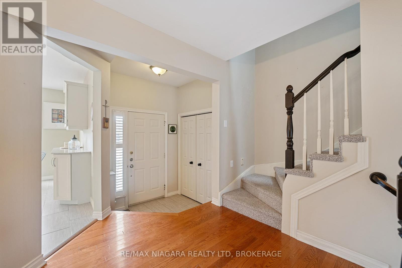 41 - 15 Lakeside Drive, St. Catharines (Port Weller), Ontario  L2M 1P3 - Photo 5 - X12195558