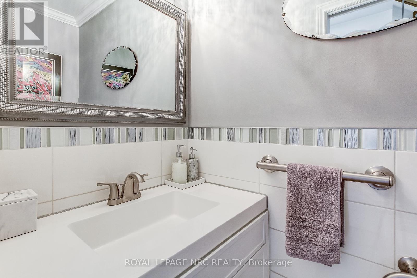3 Lower Canada Drive, Niagara-On-The-Lake, Ontario  L0S 1J0 - Photo 17 - X12195590