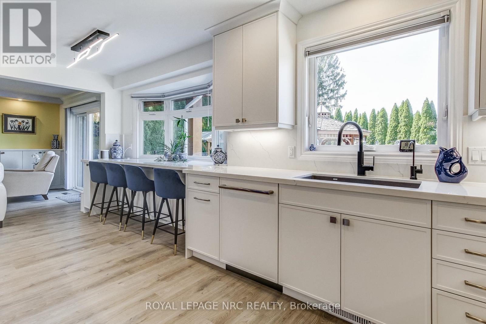 3 Lower Canada Drive, Niagara-On-The-Lake, Ontario  L0S 1J0 - Photo 6 - X12195590