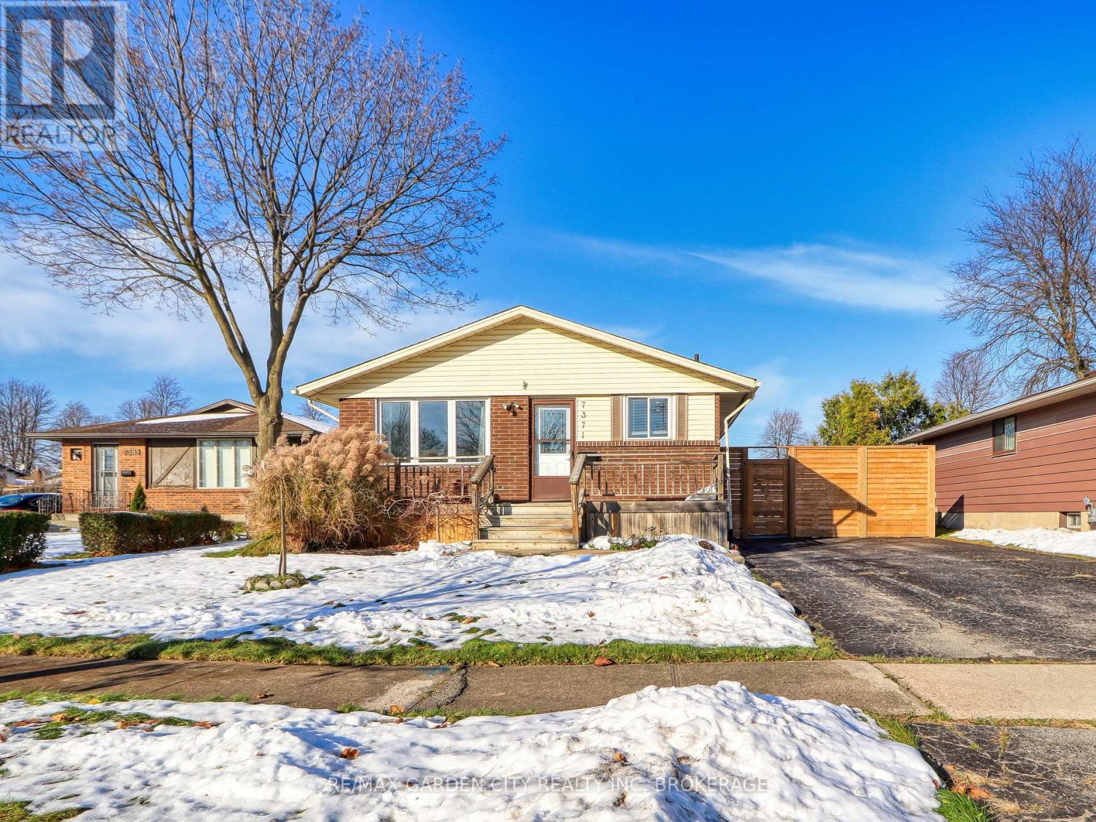 7371 NORTH DORSET PLACE, niagara falls (casey), Ontario