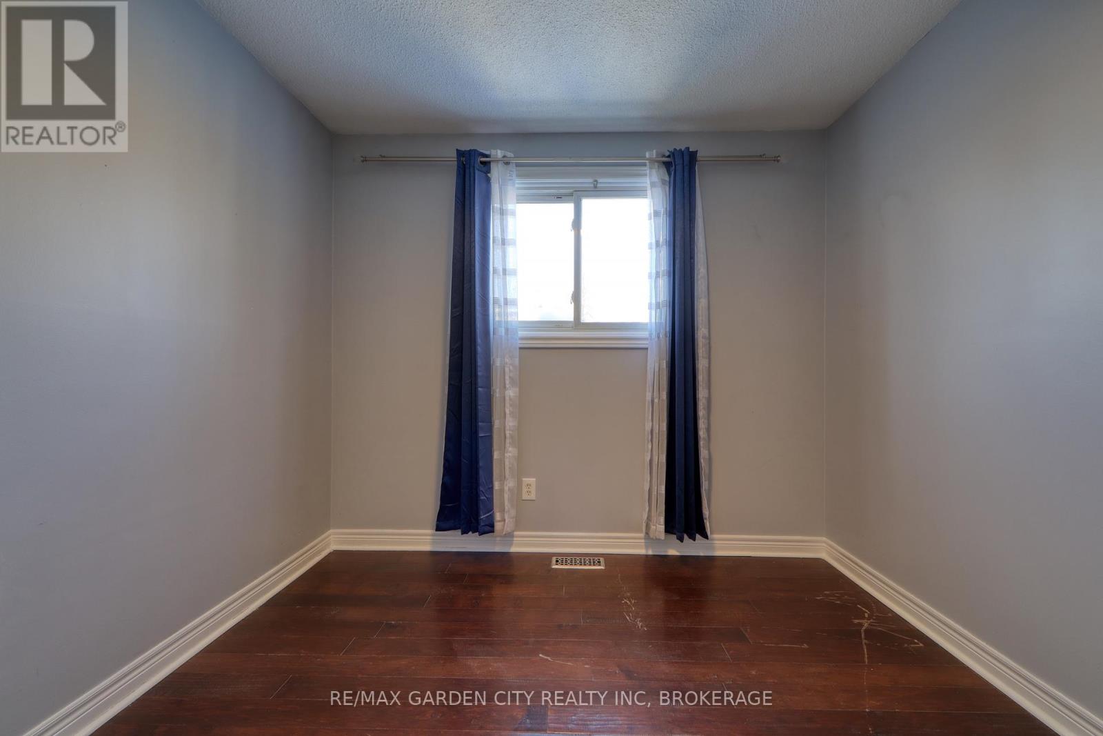 7371 North Dorset Place, Niagara Falls (Casey), Ontario  L2J 3T3 - Photo 23 - X12195607