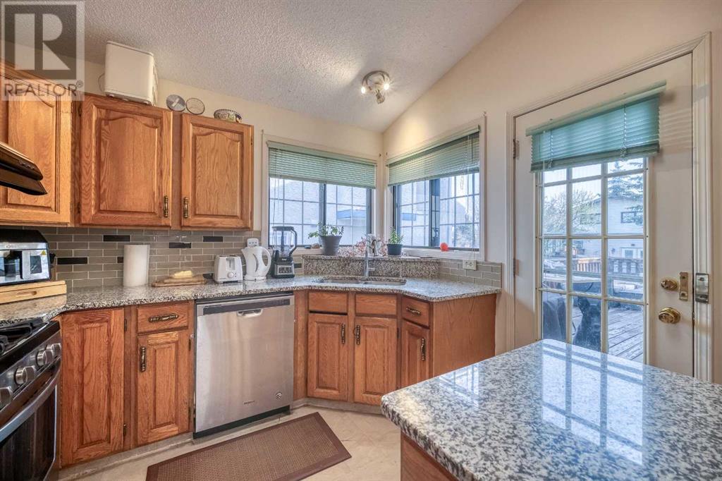 40 Edgeridge Way Nw, Calgary, Alberta  T3H 4H4 - Photo 12 - A2219731