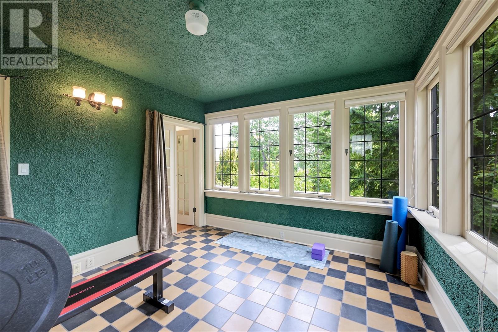 1630 York Pl, Oak Bay, British Columbia  V8R 5X2 - Photo 38 - 1002288