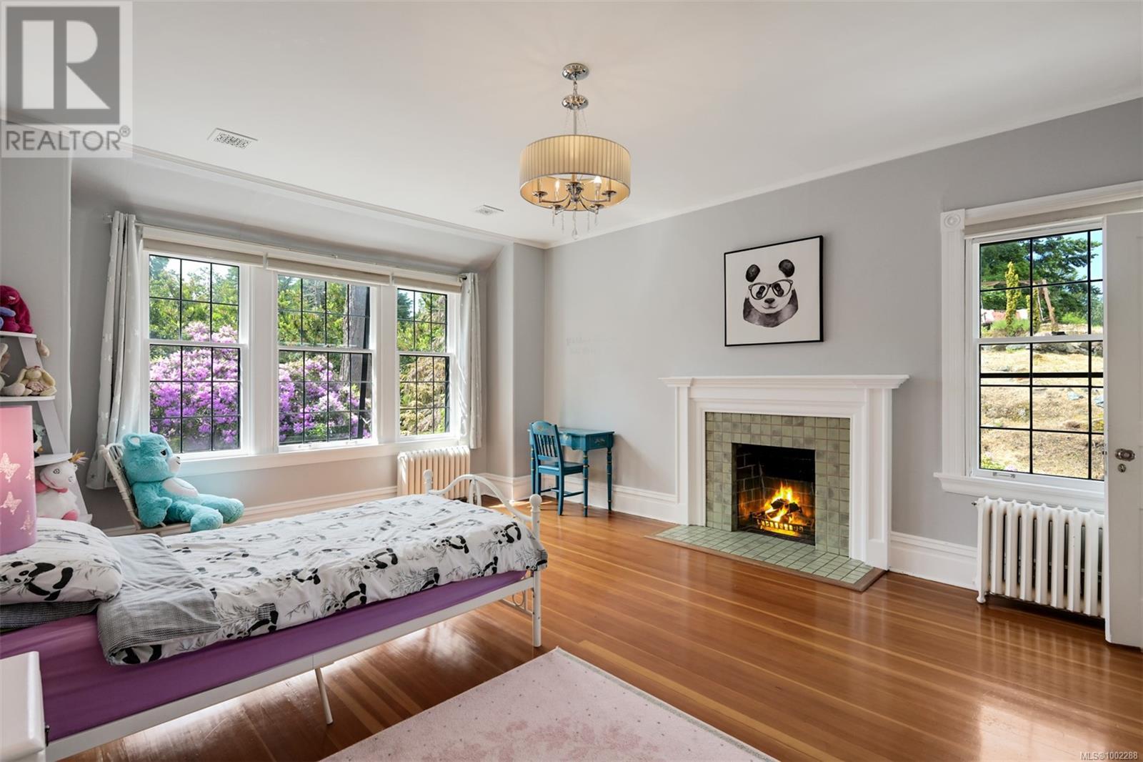 Property at 1630 York Pl image 2