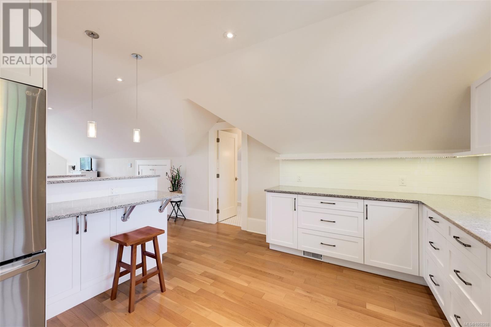 1630 York Pl, Oak Bay, British Columbia  V8R 5X2 - Photo 69 - 1002288