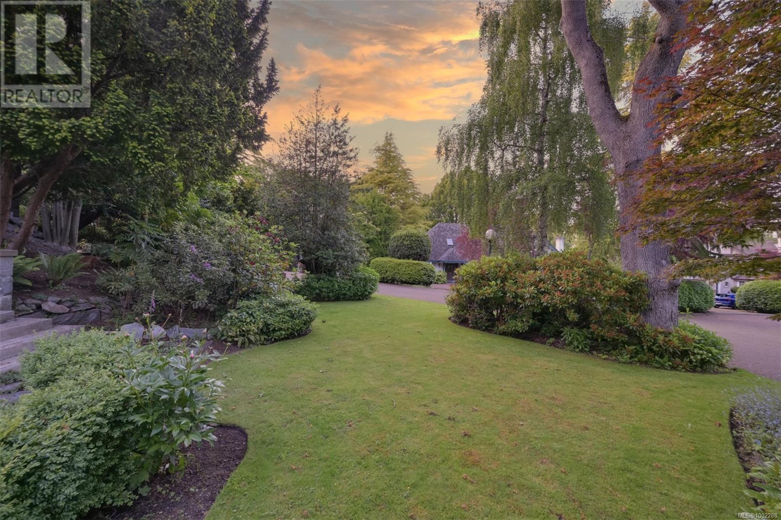 1630 York Pl, Oak Bay, British Columbia  V8R 5X2 - Photo 94 - 1002288
