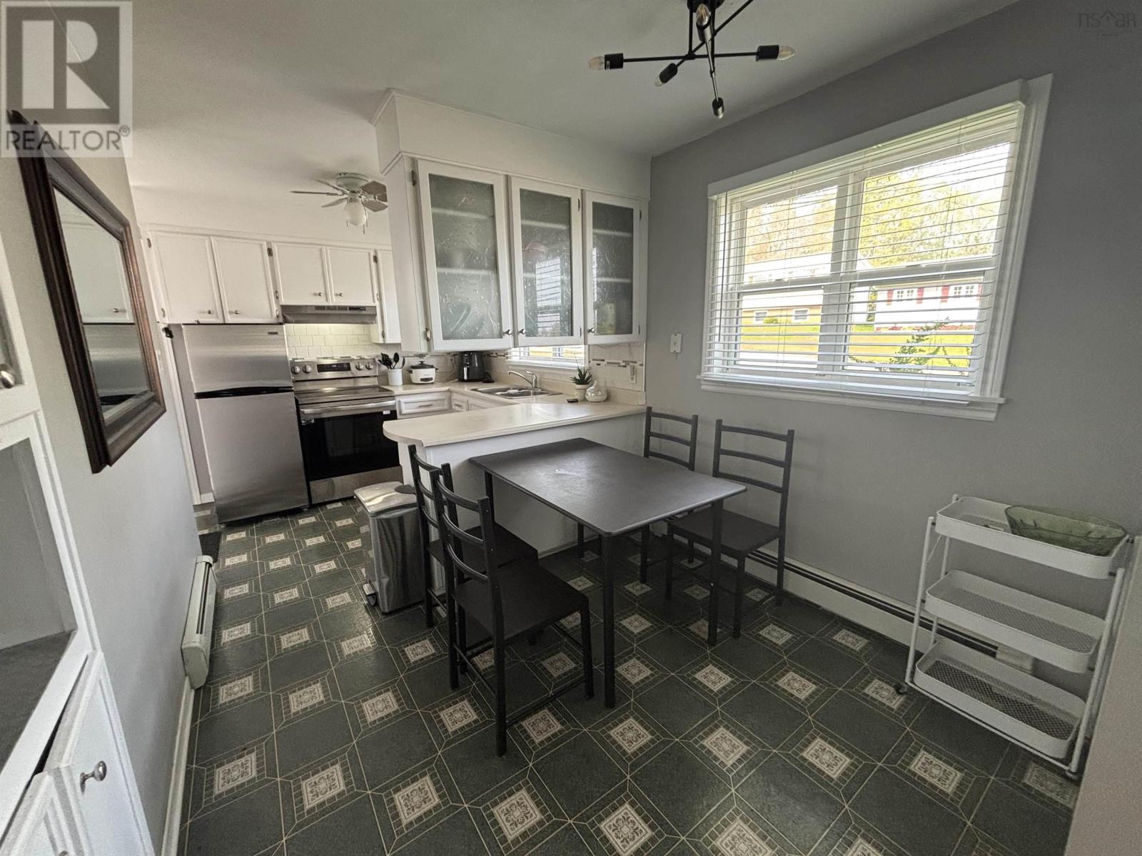 559 Cottage Road, Sydney, Nova Scotia  B1P 6S5 - Photo 6 - 202512059