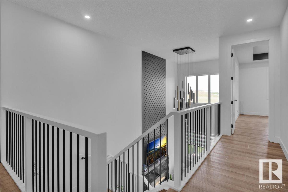 Property at 17684 49 ST NW NW image 4