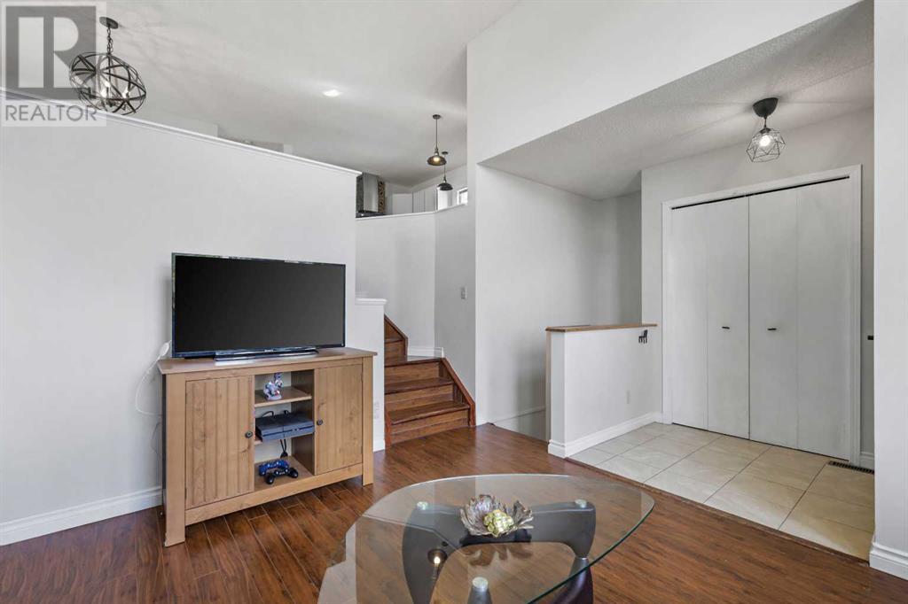 680 Macewan Drive Nw, Calgary, Alberta  T3K 3J5 - Photo 6 - A2227404