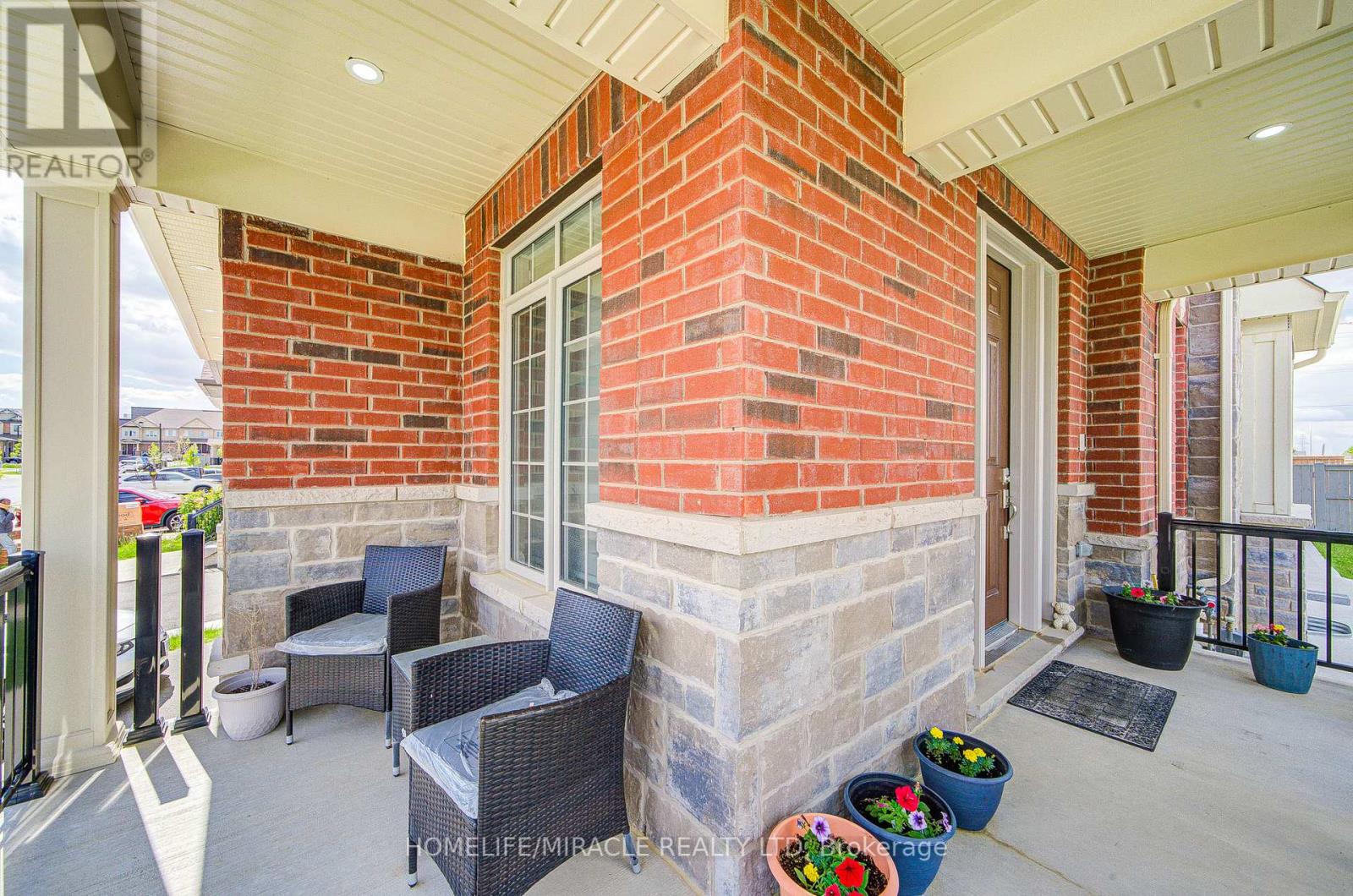 Property at 2 WILLIAM DUNLOP STREET image 4