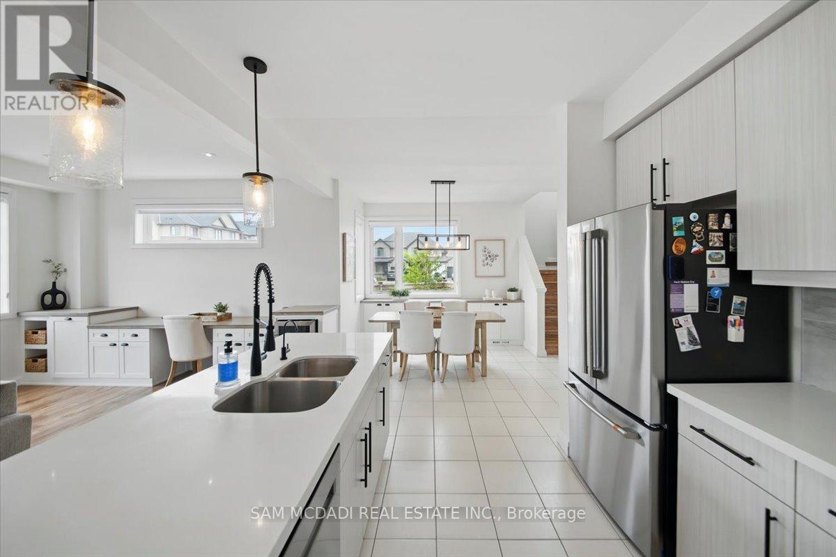 4 Rouley Lane, Hamilton, Ontario  L9G 0G5 - Photo 10 - X12195336