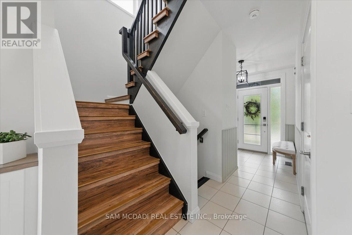 4 Rouley Lane, Hamilton, Ontario  L9G 0G5 - Photo 5 - X12195336