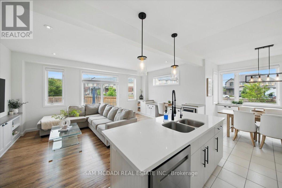 4 Rouley Lane, Hamilton, Ontario  L9G 0G5 - Photo 8 - X12195336