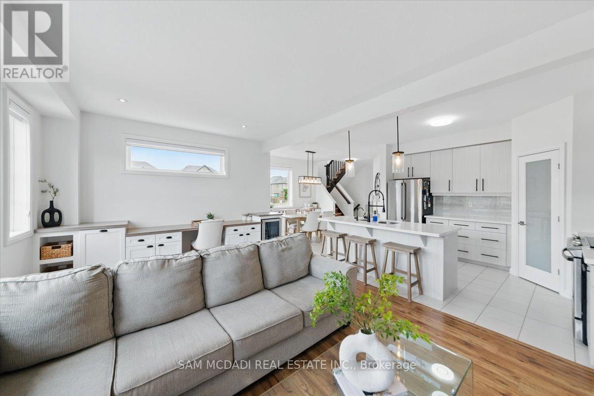 4 Rouley Lane, Hamilton, Ontario  L9G 0G5 - Photo 9 - X12195336