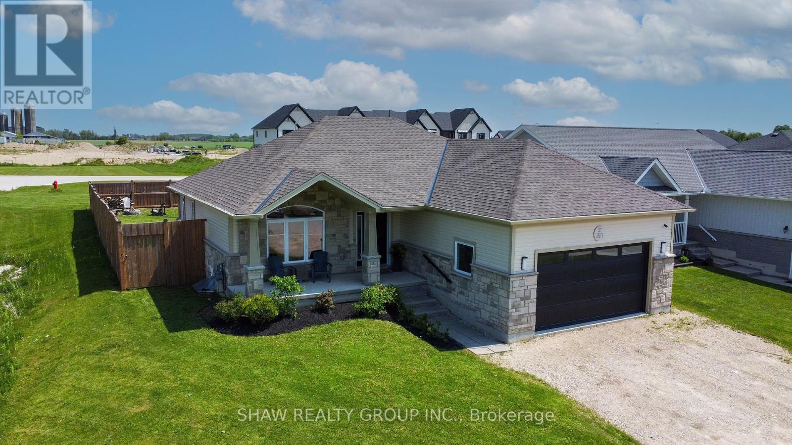 37 Lorne Street W, Minto, Ontario  N0G 1Z0 - Photo 1 - X12195361