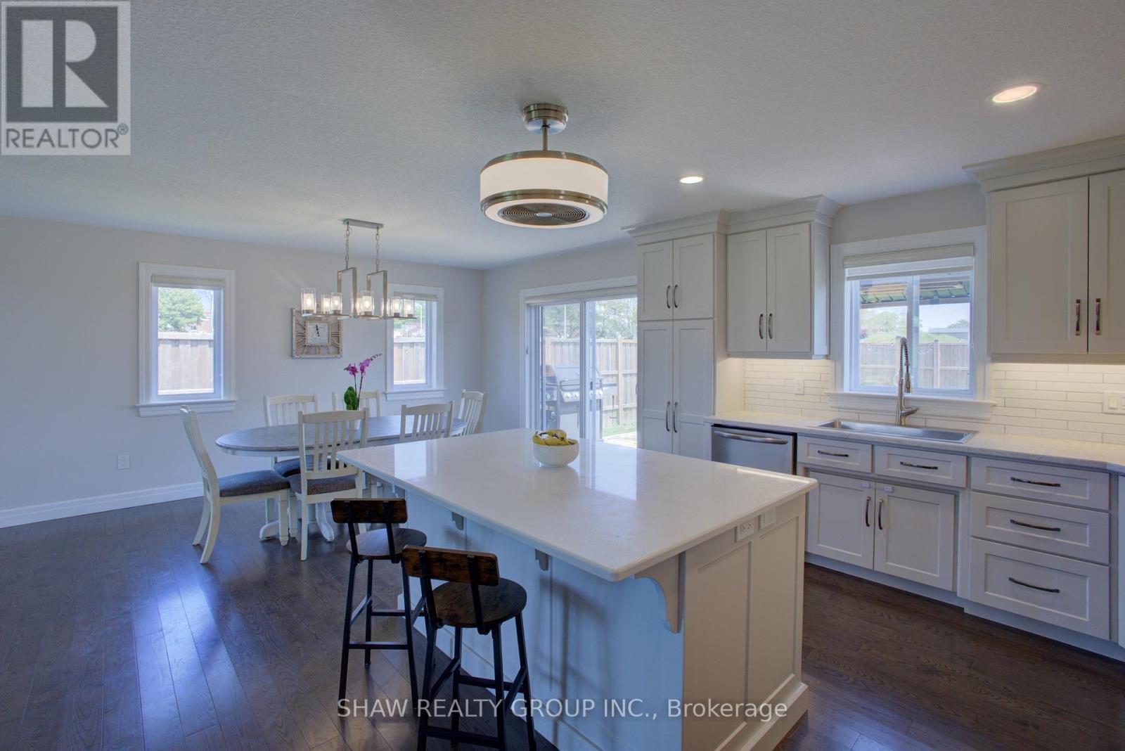 37 Lorne Street W, Minto, Ontario  N0G 1Z0 - Photo 15 - X12195361