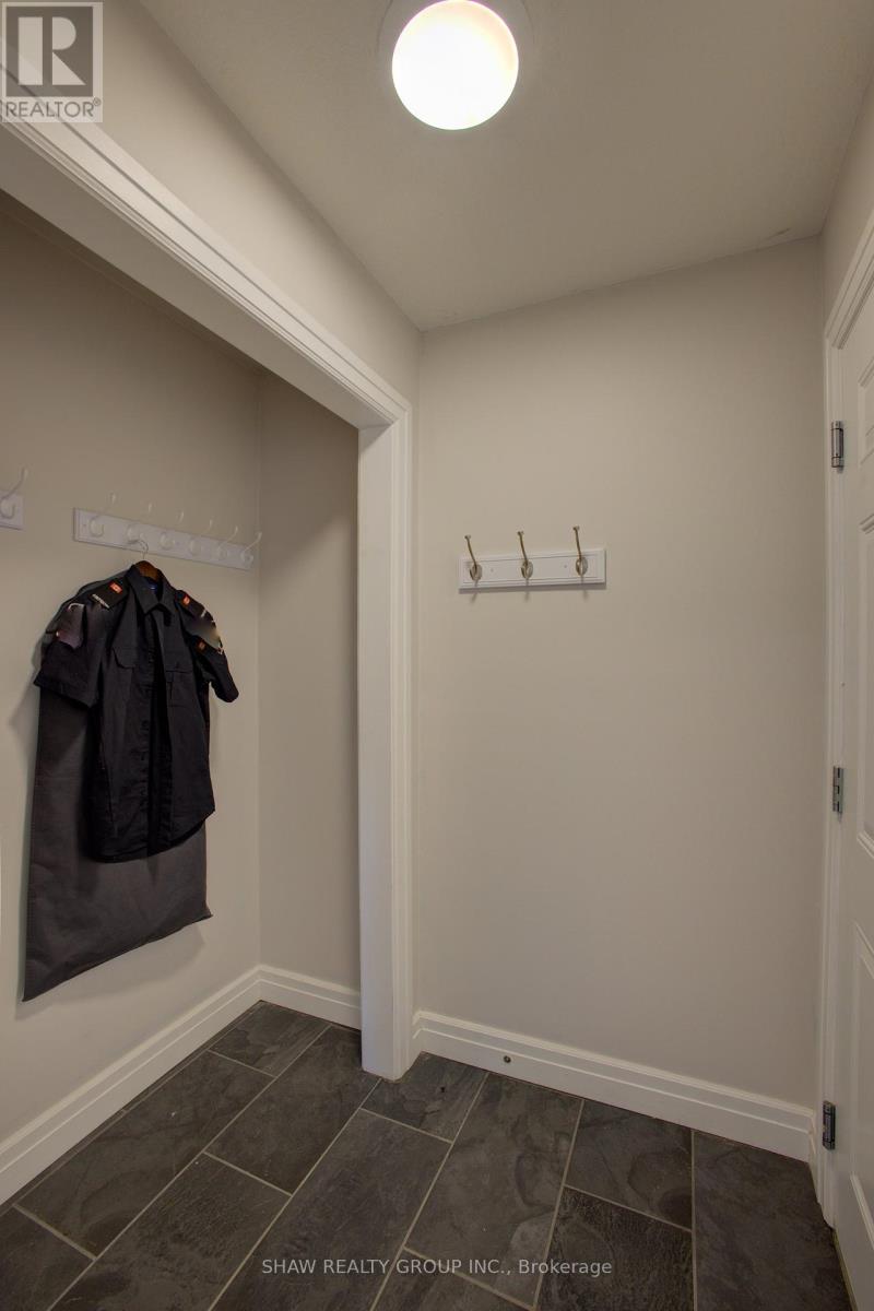 37 Lorne Street W, Minto, Ontario  N0G 1Z0 - Photo 25 - X12195361