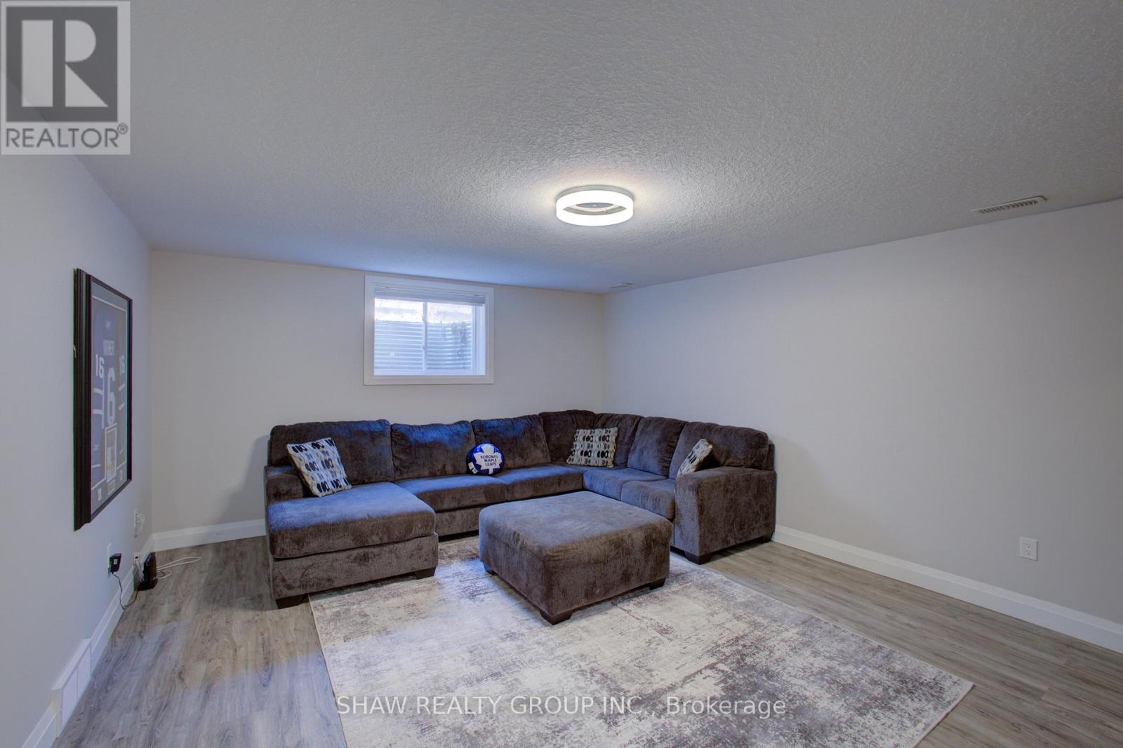 37 Lorne Street W, Minto, Ontario  N0G 1Z0 - Photo 27 - X12195361