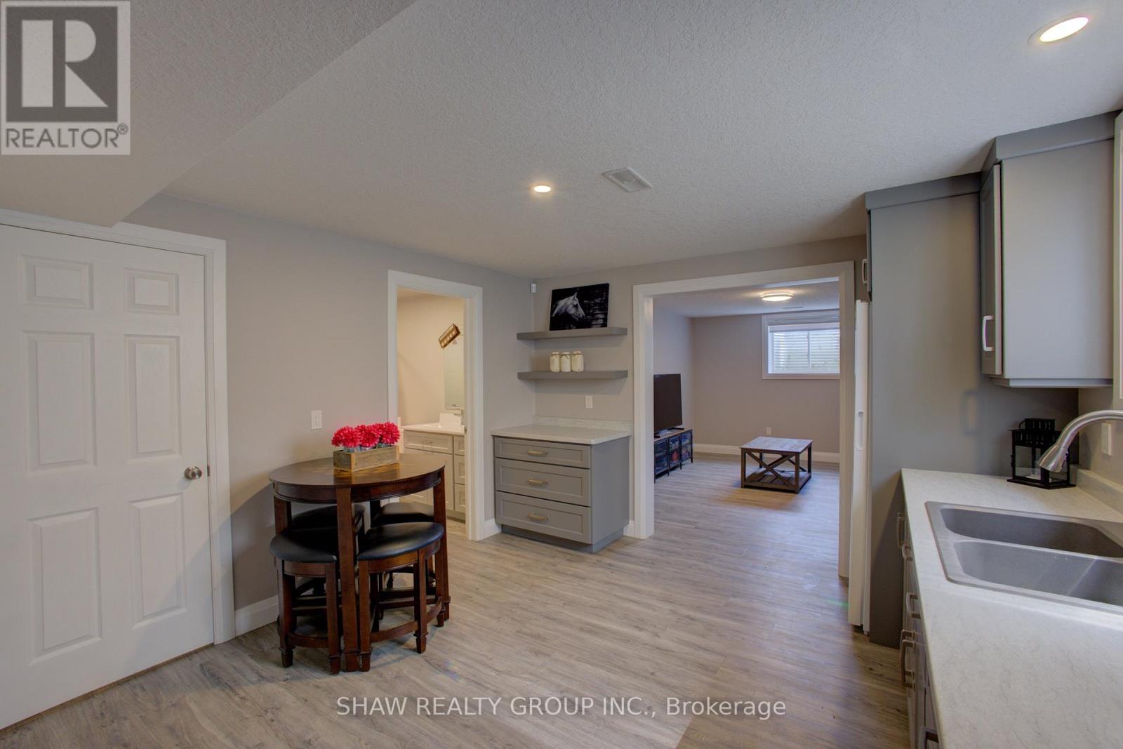 37 Lorne Street W, Minto, Ontario  N0G 1Z0 - Photo 29 - X12195361