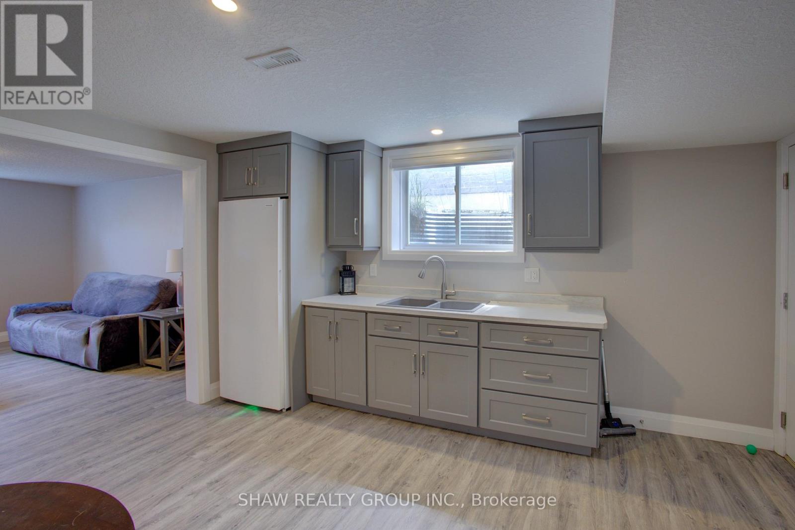 37 Lorne Street W, Minto, Ontario  N0G 1Z0 - Photo 30 - X12195361