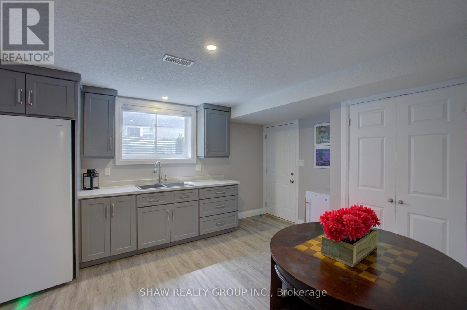37 Lorne Street W, Minto, Ontario  N0G 1Z0 - Photo 31 - X12195361